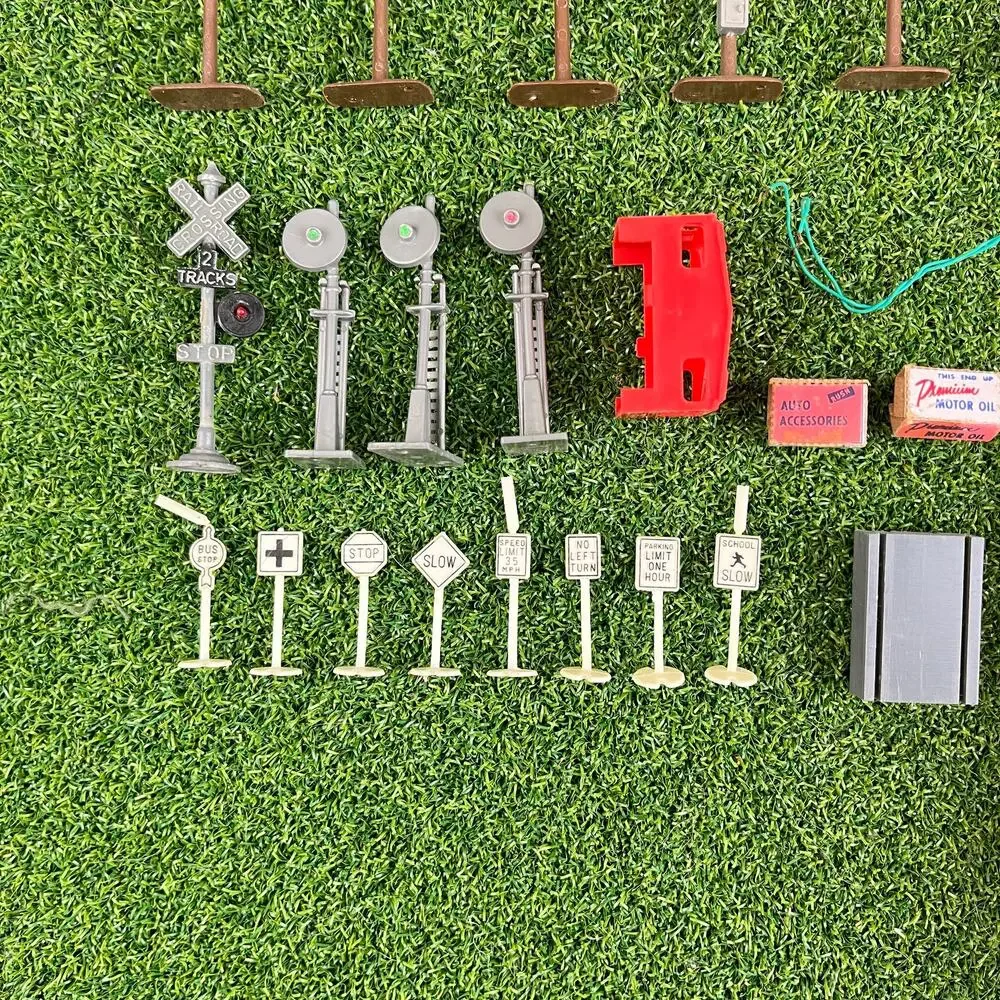 VTG Lot HO Scale Model Railroad Scenery Utility Pole Street Lights Railway Signs